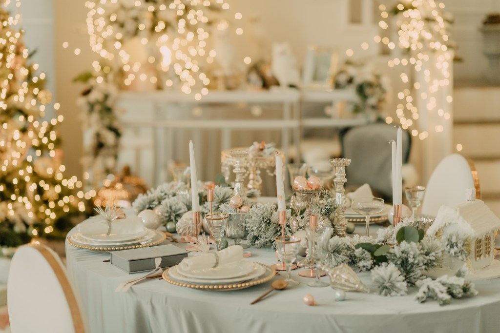 Christmas Wedding Place Settings